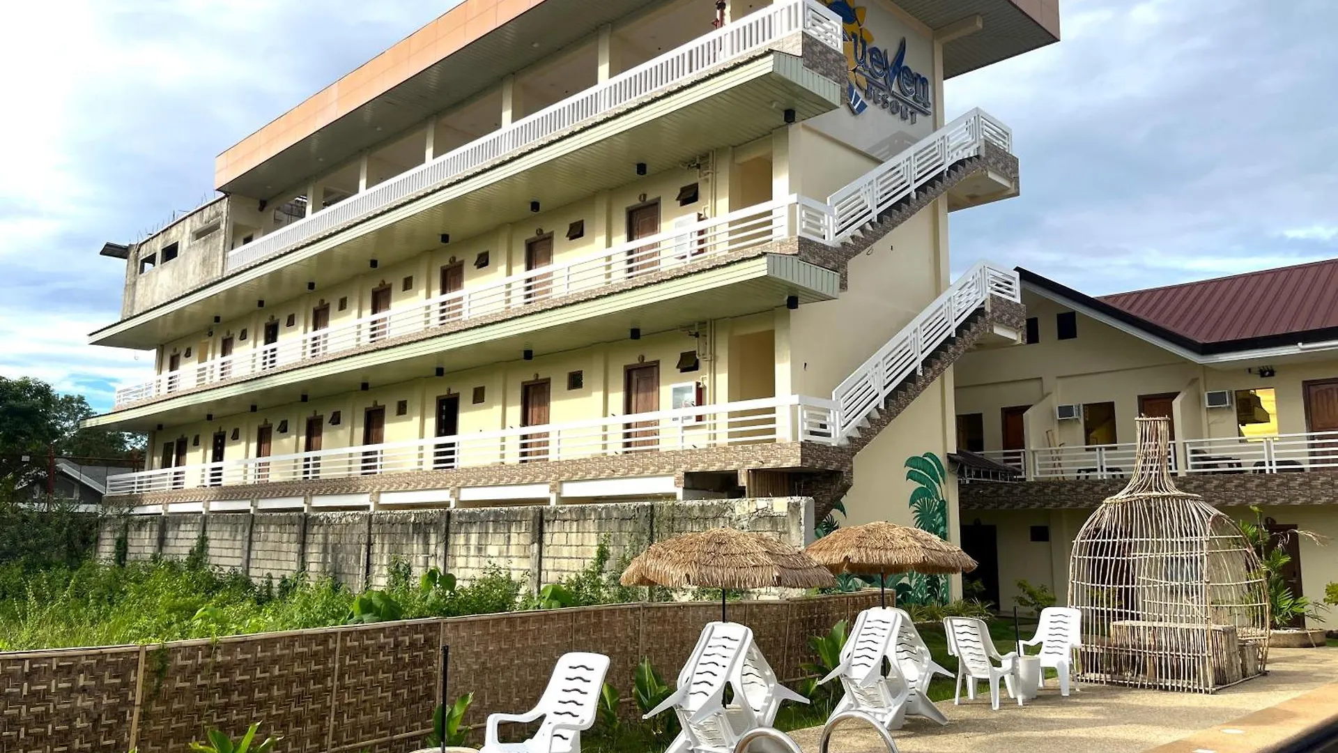 On Board Lifestyle Panglao Resort Room A8 0*,